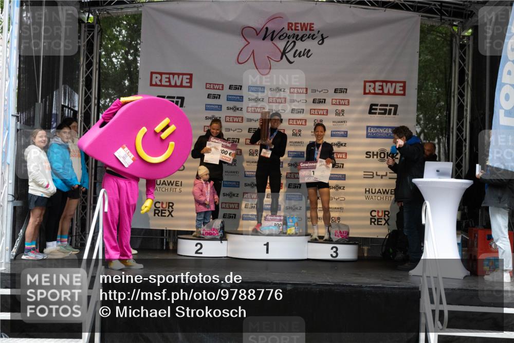 14.06.2026 - REWE Women's Run Michael Strokosch http://msf.ph/oto/9788776 14.06.2026 11:18:25 Laufen 3, 34, 7, 342, 5, 5, 57, 340, 100, 340, 5, 93990, 5, 2, 1, 300, 3 meine-sportfotos.de
