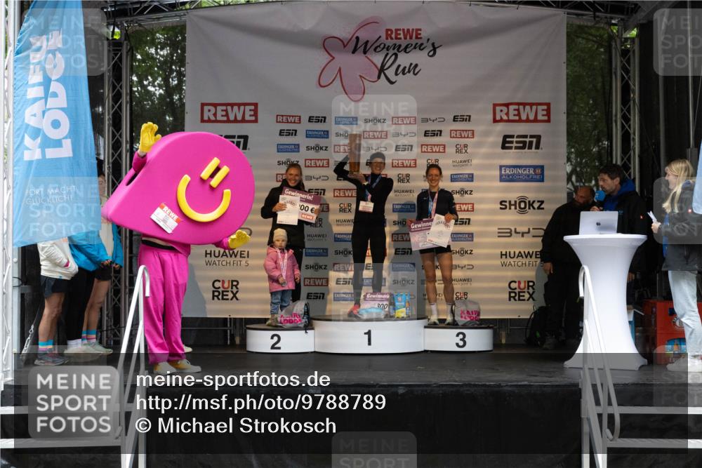 14.06.2026 - REWE Women's Run Michael Strokosch http://msf.ph/oto/9788789 14.06.2026 11:18:29 Laufen 57, 4, 57, 100, 3, 3, 7, 5, 5, 5, 2, 5, 300, 34, 5, 1, 3 meine-sportfotos.de