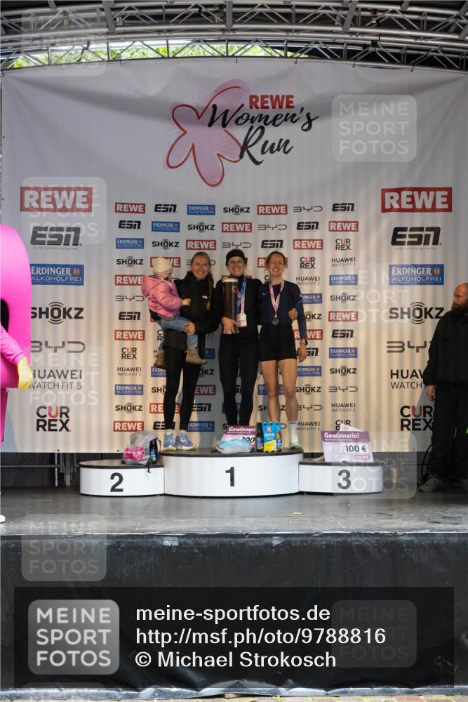 14.06.2026 - REWE Women's Run Michael Strokosch http://msf.ph/oto/9788816 14.06.2026 11:18:59 Laufen 7, 3, 3, 34, 5, 5, 7, 57, 5, 5, 5, 5, 2, 1, 100, 3 meine-sportfotos.de