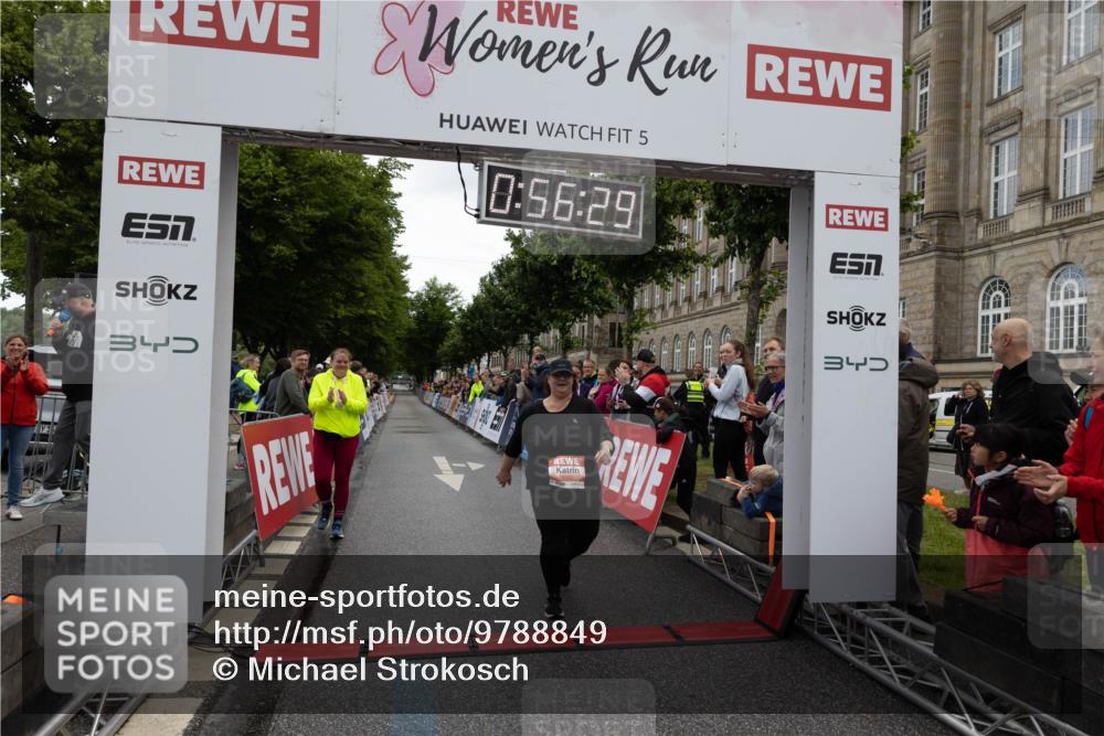 14.06.2026 - REWE Women's Run Michael Strokosch http://msf.ph/oto/9788849 14.06.2026 11:27:16 Laufen 5, 0, 56, 29, 3, 34 meine-sportfotos.de