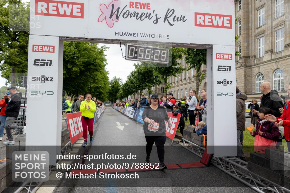 14.06.2026 - REWE Women's Run Michael Strokosch http://msf.ph/oto/9788852 14.06.2026 11:27:16 Laufen 5, 0, 56, 29, 3, 34 meine-sportfotos.de