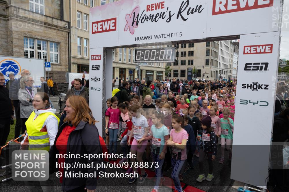 14.06.2026 - REWE Women's Run Michael Strokosch http://msf.ph/oto/9788873 14.06.2026 11:28:21 Laufen 5, 0, 00, 00, 34, 34 meine-sportfotos.de