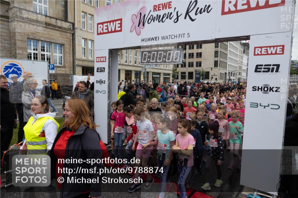 14.06.2026 - REWE Women's Run Michael Strokosch http://msf.ph/oto/9788874 14.06.2026 11:28:21 Laufen 5, 0, 00, 00, 340, 34 meine-sportfotos.de
