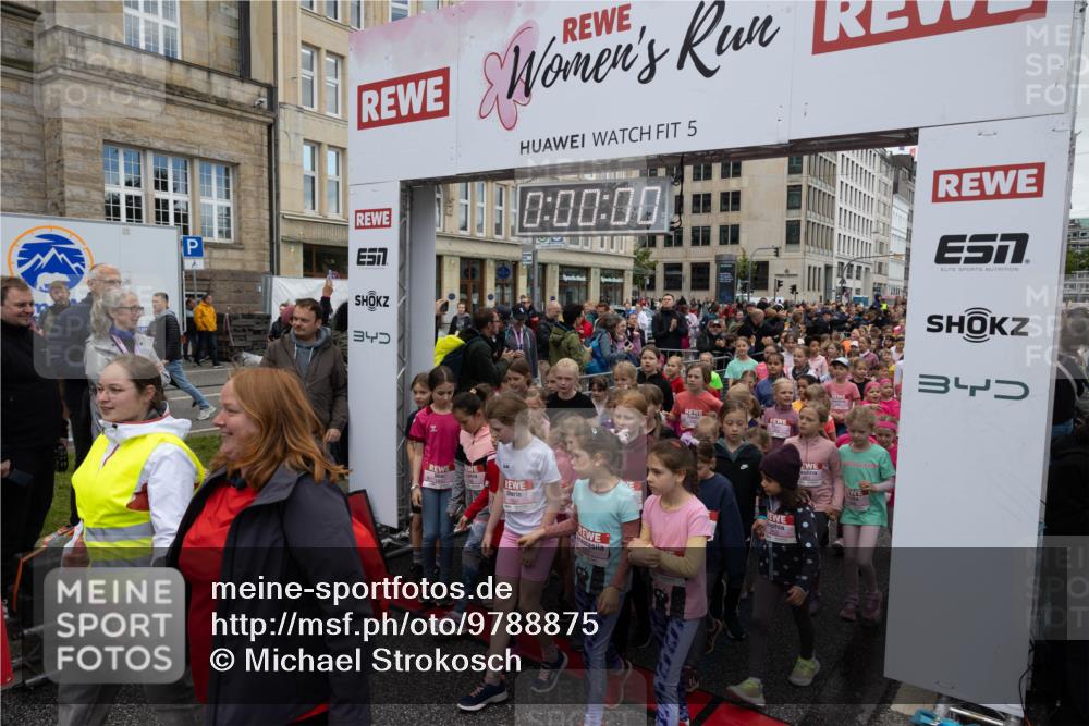 14.06.2026 - REWE Women's Run Michael Strokosch http://msf.ph/oto/9788875 14.06.2026 11:28:21 Laufen 5, 0, 00, 00, 340, 34 meine-sportfotos.de