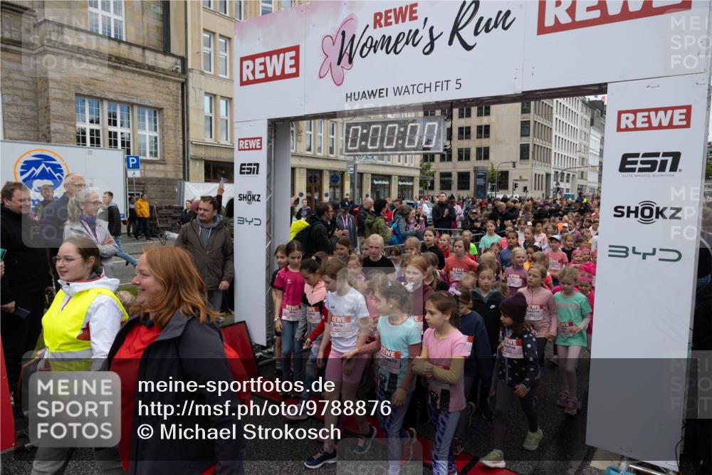 14.06.2026 - REWE Women's Run Michael Strokosch http://msf.ph/oto/9788876 14.06.2026 11:28:21 Laufen 5, 0, 00, 00, 340, 169, 220, 34 meine-sportfotos.de
