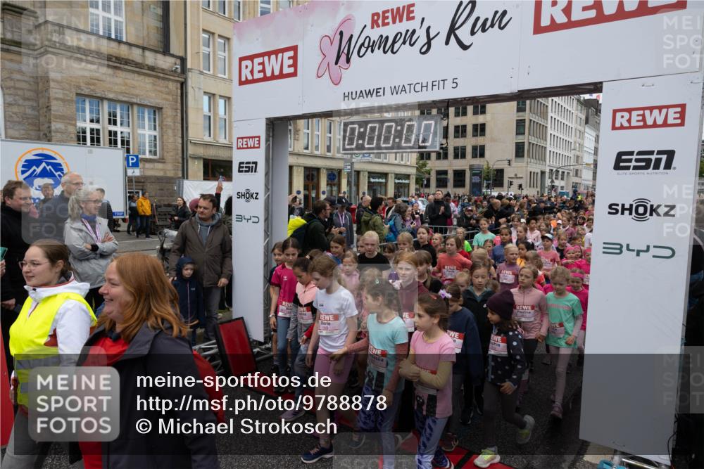 14.06.2026 - REWE Women's Run Michael Strokosch http://msf.ph/oto/9788878 14.06.2026 11:28:21 Laufen 5, 0, 00, 00, 340, 169, 21, 0, 201, 34 meine-sportfotos.de