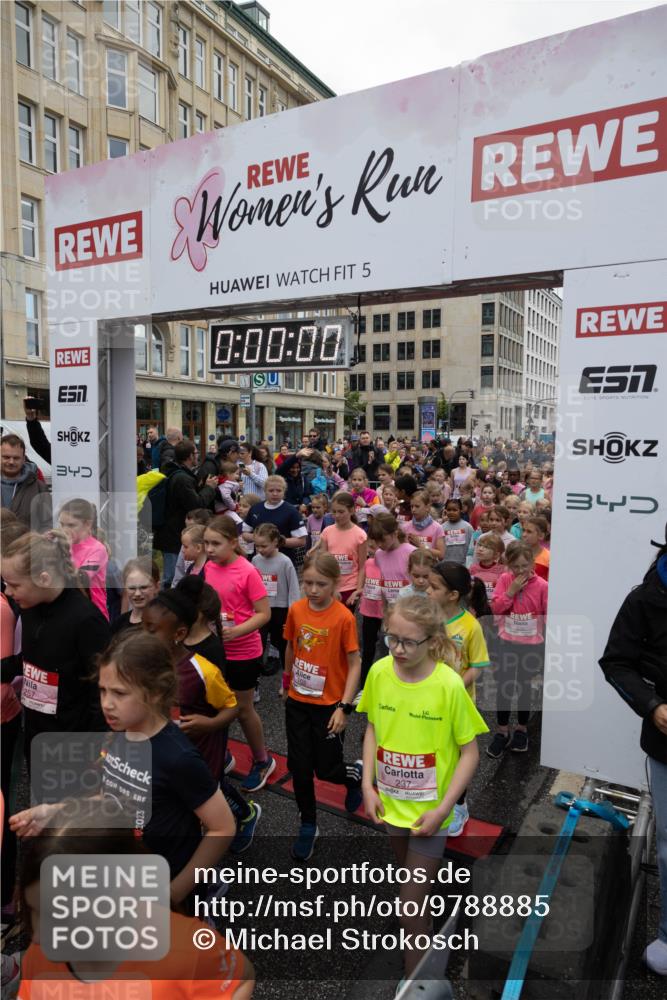14.06.2026 - REWE Women's Run Michael Strokosch http://msf.ph/oto/9788885 14.06.2026 11:28:37 Laufen 51, 34, 5, 0, 00, 00, 257, 102, 237, 3 meine-sportfotos.de