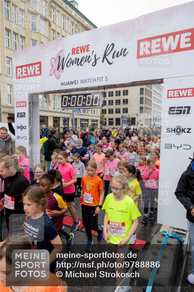 14.06.2026 - REWE Women's Run Michael Strokosch http://msf.ph/oto/9788886 14.06.2026 11:28:37 Laufen 51, 34, 5, 0, 00, 00, 257, 2023, 34, 102, 237 meine-sportfotos.de