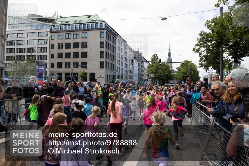 14.06.2026 - REWE Women's Run Michael Strokosch http://msf.ph/oto/9788898 14.06.2026 11:33:25 Laufen 20, 06 meine-sportfotos.de