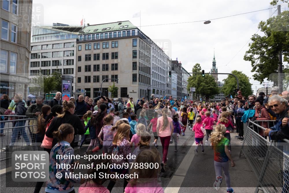14.06.2026 - REWE Women's Run Michael Strokosch http://msf.ph/oto/9788900 14.06.2026 11:33:25 Laufen 19, 30, 06, 20 meine-sportfotos.de