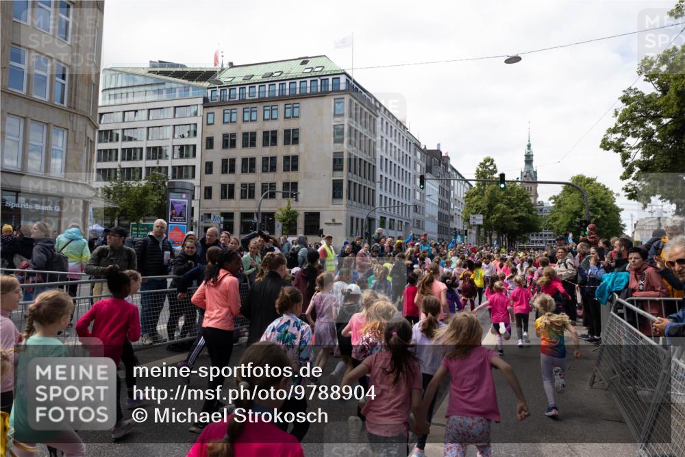14.06.2026 - REWE Women's Run Michael Strokosch http://msf.ph/oto/9788904 14.06.2026 11:33:25 Laufen  meine-sportfotos.de