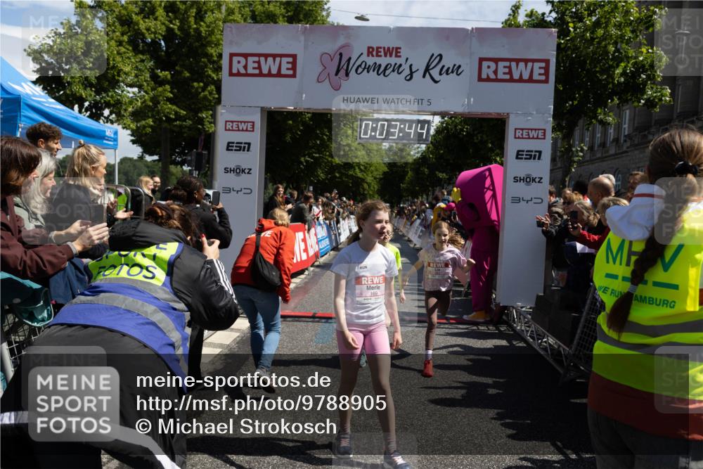 14.06.2026 - REWE Women's Run Michael Strokosch http://msf.ph/oto/9788905 14.06.2026 11:36:41 Laufen 34, 5, 0, 03, 44, 34, 169 meine-sportfotos.de