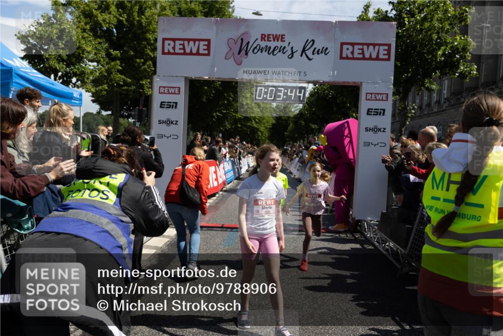 14.06.2026 - REWE Women's Run Michael Strokosch http://msf.ph/oto/9788906 14.06.2026 11:36:41 Laufen 34, 5, 0, 03, 44, 34, 169 meine-sportfotos.de
