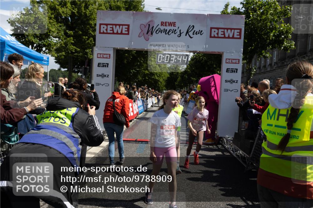 14.06.2026 - REWE Women's Run Michael Strokosch http://msf.ph/oto/9788909 14.06.2026 11:36:41 Laufen 34, 5, 0, 03, 44, 7, 34, 169 meine-sportfotos.de
