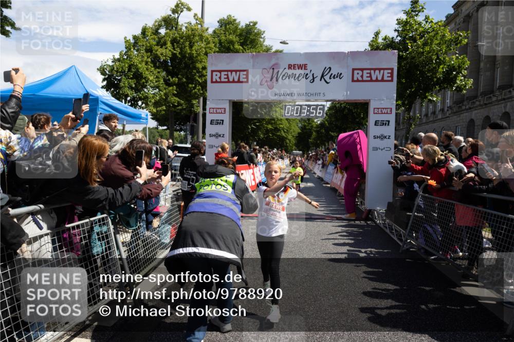 14.06.2026 - REWE Women's Run Michael Strokosch http://msf.ph/oto/9788920 14.06.2026 11:36:53 Laufen 5, 0, 03, 56, 312, 340 meine-sportfotos.de