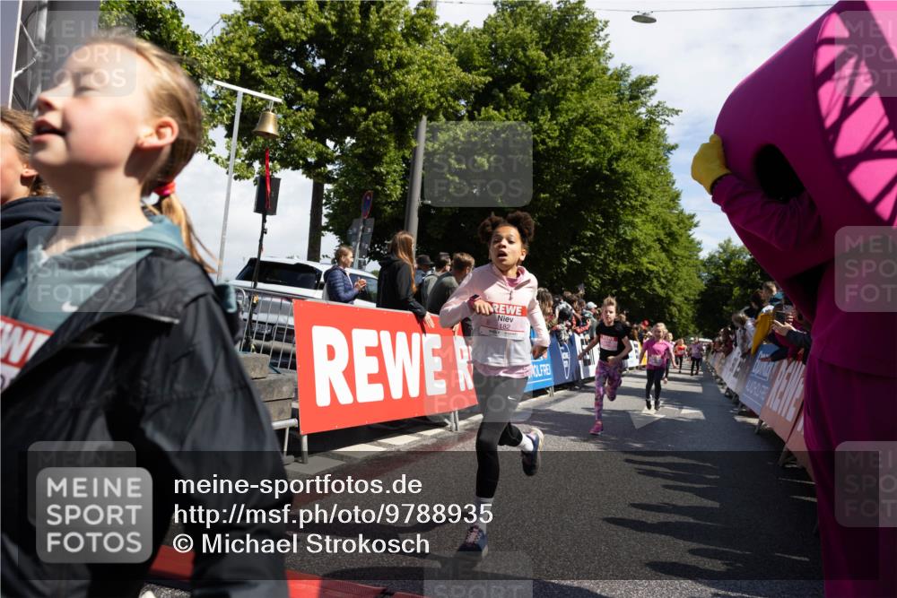 14.06.2026 - REWE Women's Run Michael Strokosch http://msf.ph/oto/9788935 14.06.2026 11:37:04 Laufen 182 meine-sportfotos.de