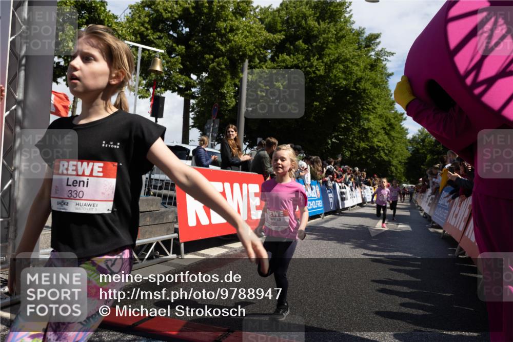 14.06.2026 - REWE Women's Run Michael Strokosch http://msf.ph/oto/9788947 14.06.2026 11:37:06 Laufen 330, 205 meine-sportfotos.de