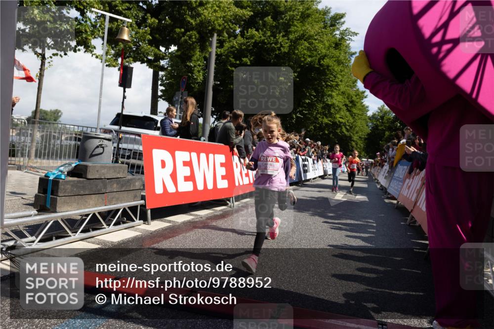 14.06.2026 - REWE Women's Run Michael Strokosch http://msf.ph/oto/9788952 14.06.2026 11:37:08 Laufen 370 meine-sportfotos.de