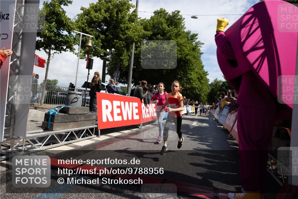 14.06.2026 - REWE Women's Run Michael Strokosch http://msf.ph/oto/9788956 14.06.2026 11:37:10 Laufen  meine-sportfotos.de