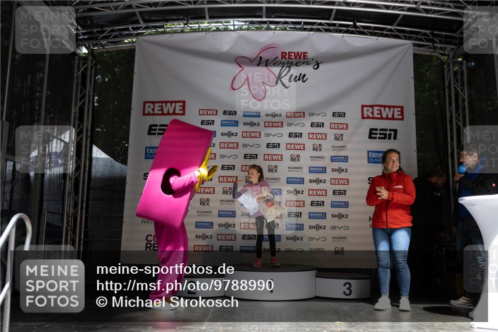 14.06.2026 - REWE Women's Run Michael Strokosch http://msf.ph/oto/9788990 14.06.2026 11:55:17 Laufen 3, 34, 4, 5, 5, 5, 5, 5, 5, 34, 57, 7, 34, 34, 5, 5, 2, 1, 3 meine-sportfotos.de