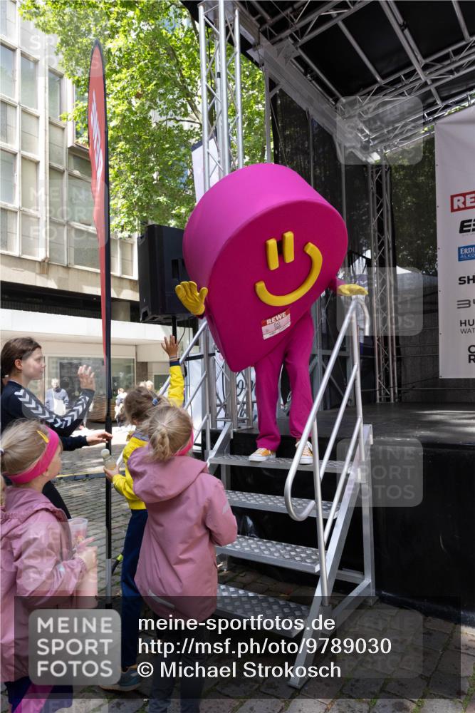 14.06.2026 - REWE Women's Run Michael Strokosch http://msf.ph/oto/9789030 14.06.2026 11:59:07 Laufen 70 meine-sportfotos.de