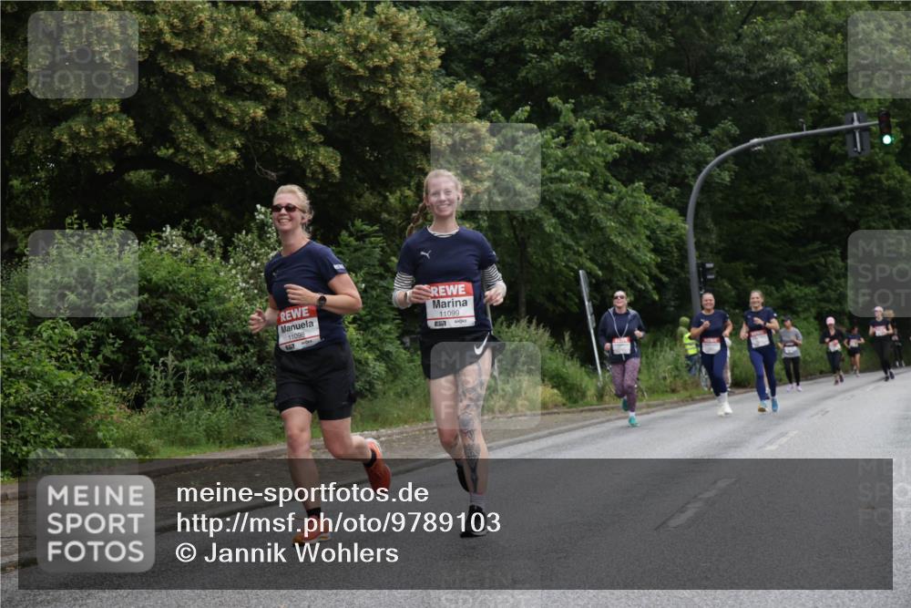 14.06.2026 - REWE Women's Run Jannik Wohlers http://msf.ph/oto/9789103 14.06.2026 10:01:59 Laufen 11098, 11099, 57 meine-sportfotos.de