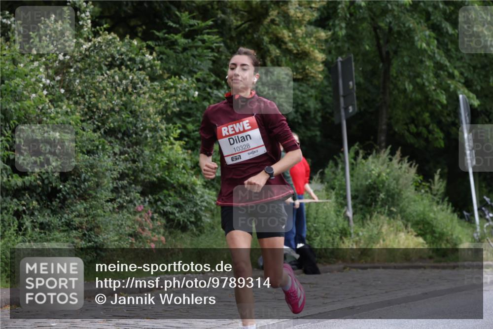 14.06.2026 - REWE Women's Run Jannik Wohlers http://msf.ph/oto/9789314 14.06.2026 09:41:24 Laufen 10328, 57 meine-sportfotos.de