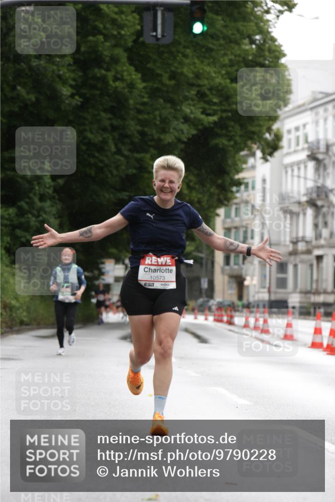 14.06.2026 - REWE Women's Run Jannik Wohlers http://msf.ph/oto/9790228 14.06.2026 09:44:29 Laufen 10573, 7 meine-sportfotos.de