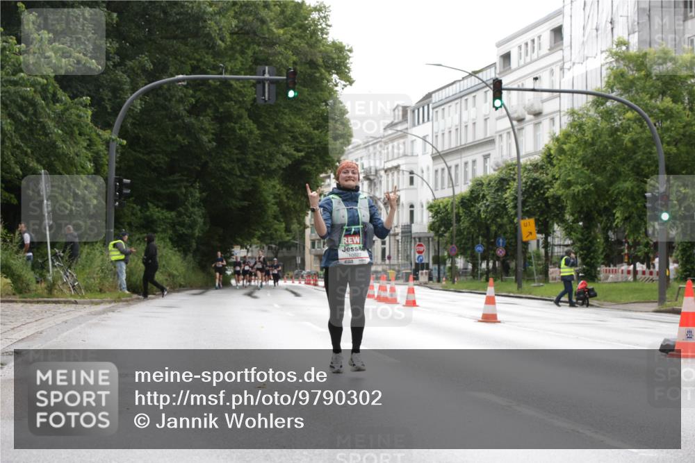 14.06.2026 - REWE Women's Run Jannik Wohlers http://msf.ph/oto/9790302 14.06.2026 09:44:35 Laufen 10827, 1 meine-sportfotos.de