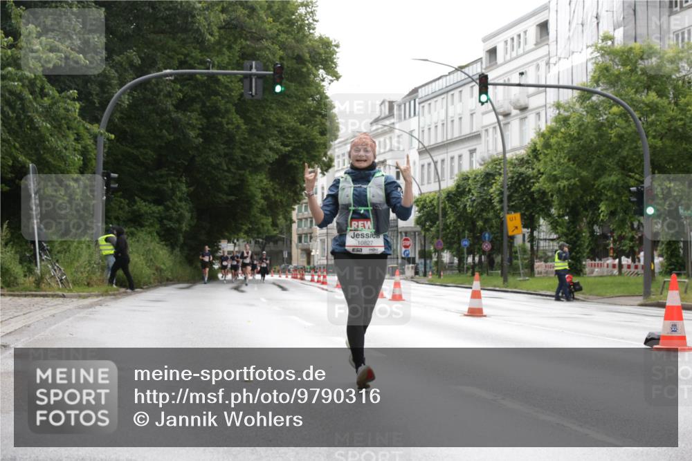 14.06.2026 - REWE Women's Run Jannik Wohlers http://msf.ph/oto/9790316 14.06.2026 09:44:35 Laufen 10827, 7, 1 meine-sportfotos.de
