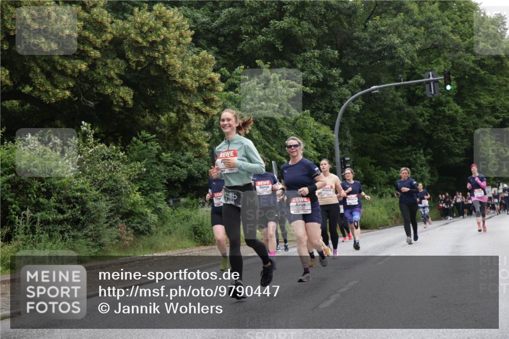 14.06.2026 - REWE Women's Run Jannik Wohlers http://msf.ph/oto/9790447 14.06.2026 10:04:10 Laufen 10139 meine-sportfotos.de