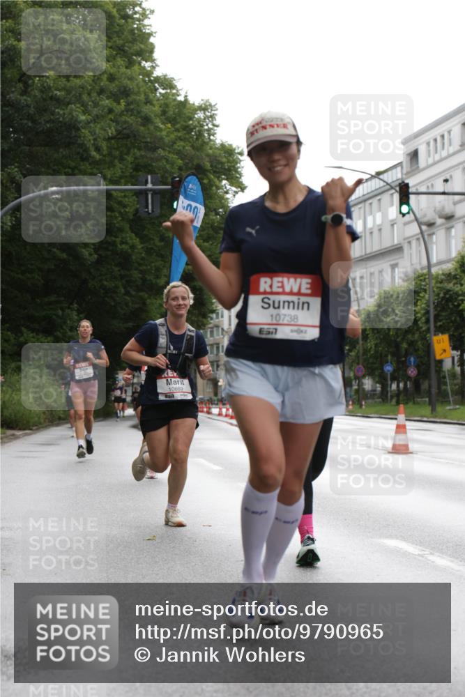 14.06.2026 - REWE Women's Run Jannik Wohlers http://msf.ph/oto/9790965 14.06.2026 09:46:37 Laufen 10869, 10738, 01 meine-sportfotos.de