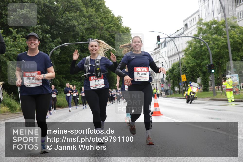 14.06.2026 - REWE Women's Run Jannik Wohlers http://msf.ph/oto/9791100 14.06.2026 10:05:04 Laufen 10254, 7, 10002, 657, 10003, 57 meine-sportfotos.de