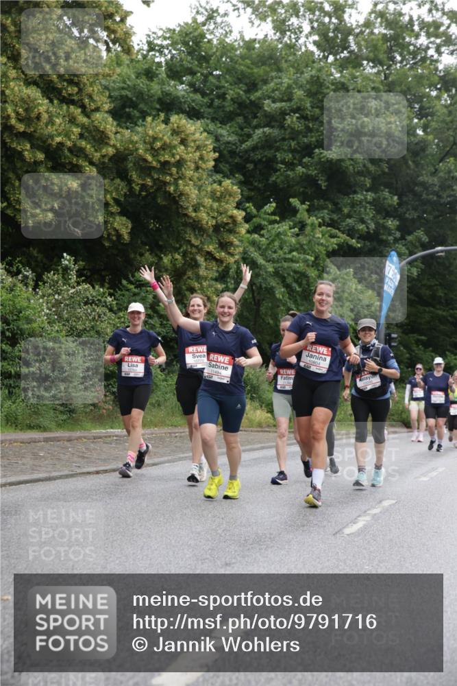 14.06.2026 - REWE Women's Run Jannik Wohlers http://msf.ph/oto/9791716 14.06.2026 10:06:15 Laufen 10770, 11494, 11348, 10804 meine-sportfotos.de