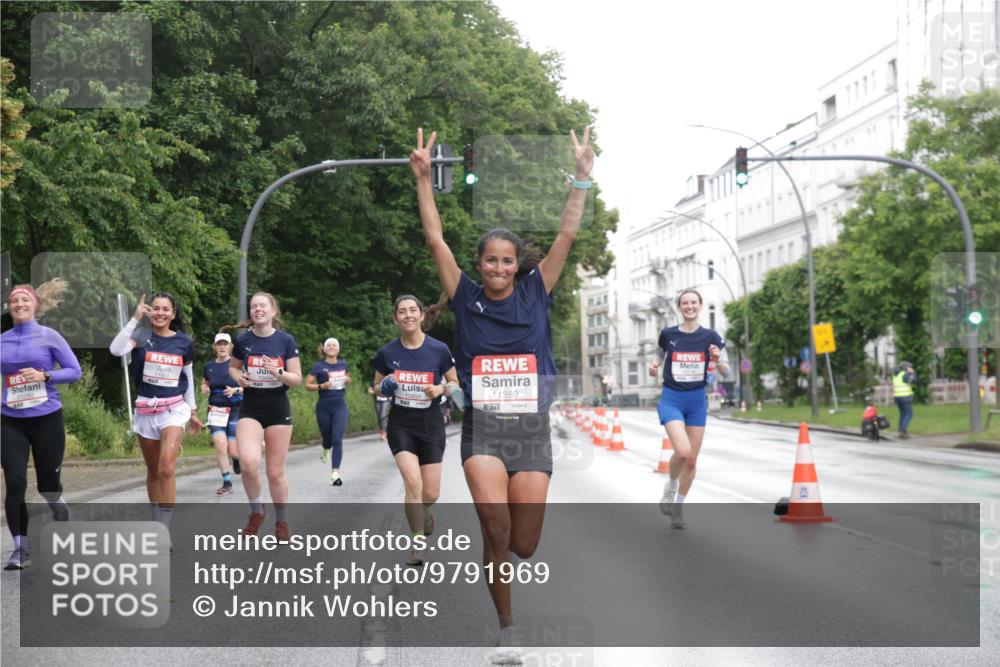 14.06.2026 - REWE Women's Run Jannik Wohlers http://msf.ph/oto/9791969 14.06.2026 09:50:18 Laufen 10434, 11502, 10899, 11389 meine-sportfotos.de