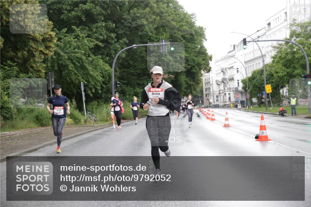 14.06.2026 - REWE Women's Run Jannik Wohlers http://msf.ph/oto/9792052 14.06.2026 09:50:27 Laufen 11266 meine-sportfotos.de