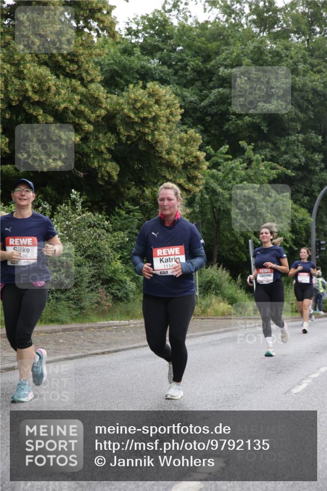 14.06.2026 - REWE Women's Run Jannik Wohlers http://msf.ph/oto/9792135 14.06.2026 10:06:51 Laufen 25, 11149, 57 meine-sportfotos.de