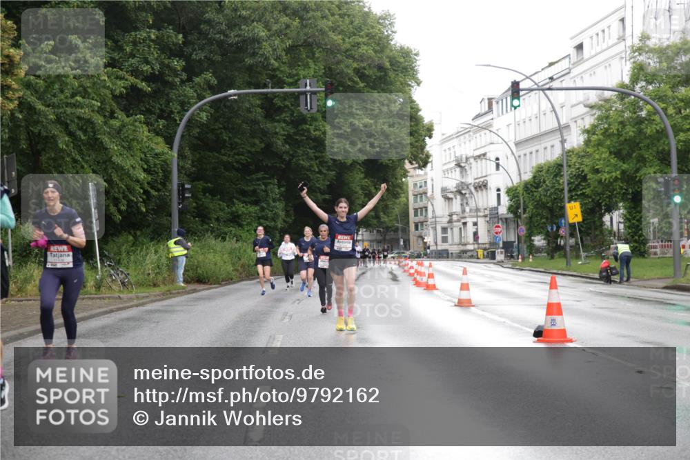 14.06.2026 - REWE Women's Run Jannik Wohlers http://msf.ph/oto/9792162 14.06.2026 09:50:40 Laufen 3, 1 meine-sportfotos.de