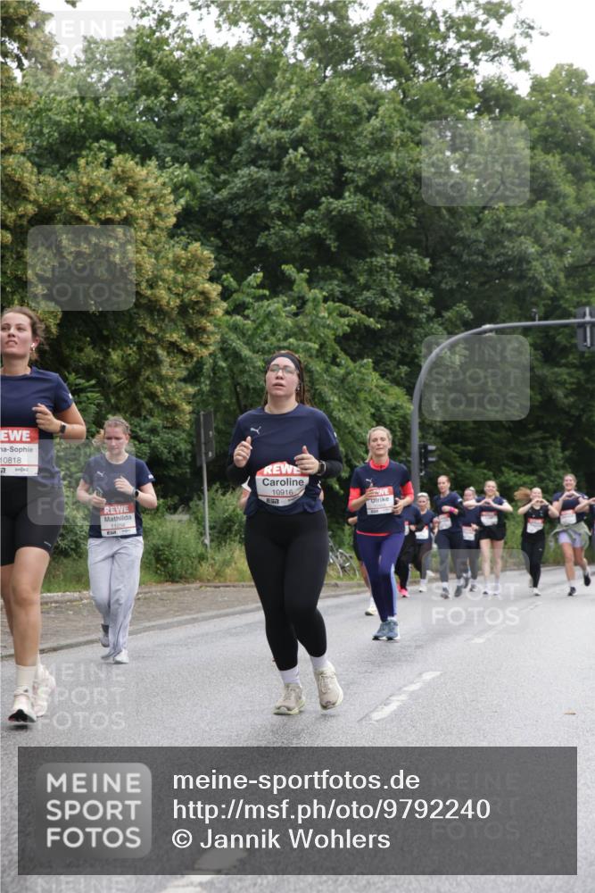 14.06.2026 - REWE Women's Run Jannik Wohlers http://msf.ph/oto/9792240 14.06.2026 10:06:56 Laufen 10818, 40, 10916 meine-sportfotos.de