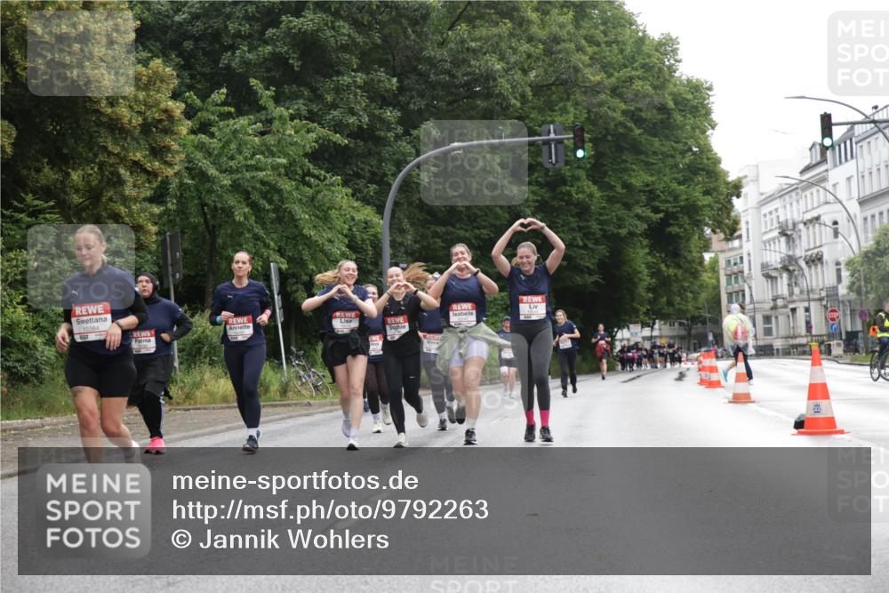 14.06.2026 - REWE Women's Run Jannik Wohlers http://msf.ph/oto/9792263 14.06.2026 10:07:00 Laufen 10384, 10147 meine-sportfotos.de