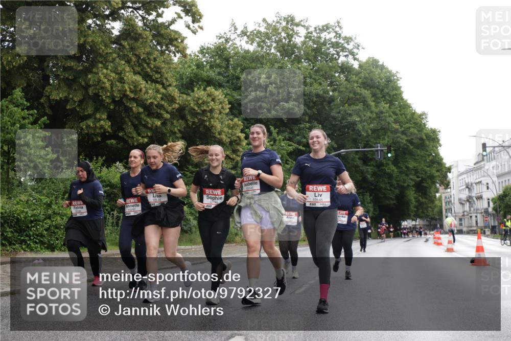 14.06.2026 - REWE Women's Run Jannik Wohlers http://msf.ph/oto/9792327 14.06.2026 10:07:04 Laufen 10146, 10148, 57, 10147, 10145 meine-sportfotos.de