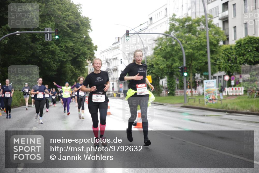 14.06.2026 - REWE Women's Run Jannik Wohlers http://msf.ph/oto/9792632 14.06.2026 09:51:35 Laufen 51, 10089, 57, 10387 meine-sportfotos.de