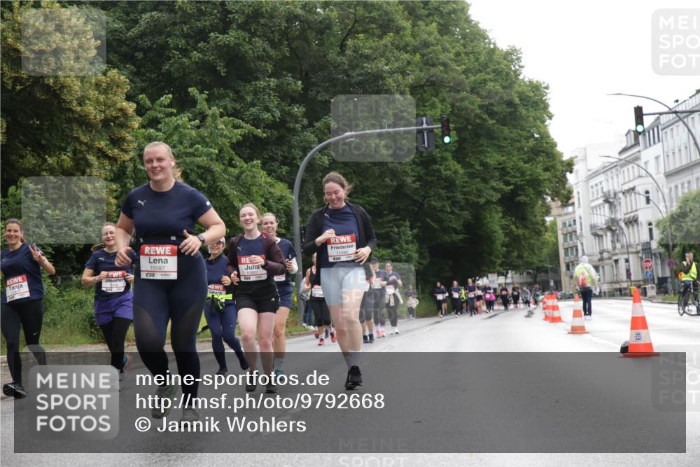14.06.2026 - REWE Women's Run Jannik Wohlers http://msf.ph/oto/9792668 14.06.2026 10:07:39 Laufen 10887, 11282, 10587, 7 meine-sportfotos.de