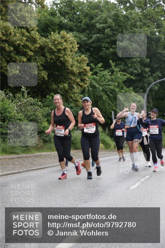 14.06.2026 - REWE Women's Run Jannik Wohlers http://msf.ph/oto/9792780 14.06.2026 10:07:46 Laufen 10536, 10458, 10498 meine-sportfotos.de