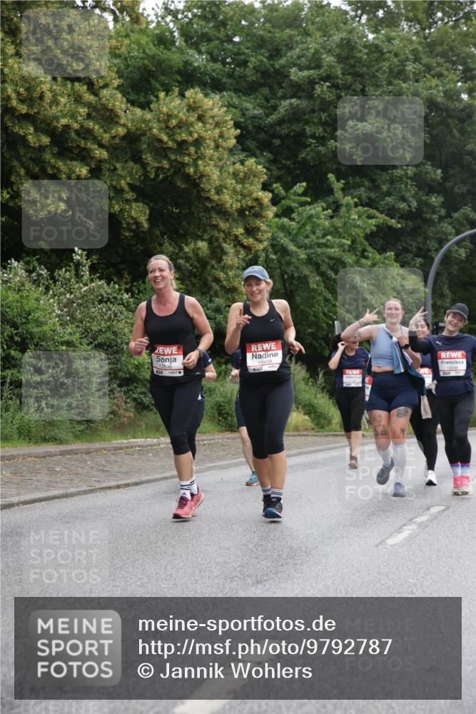 14.06.2026 - REWE Women's Run Jannik Wohlers http://msf.ph/oto/9792787 14.06.2026 10:07:46 Laufen 10536, 10458, 6577, 10498 meine-sportfotos.de