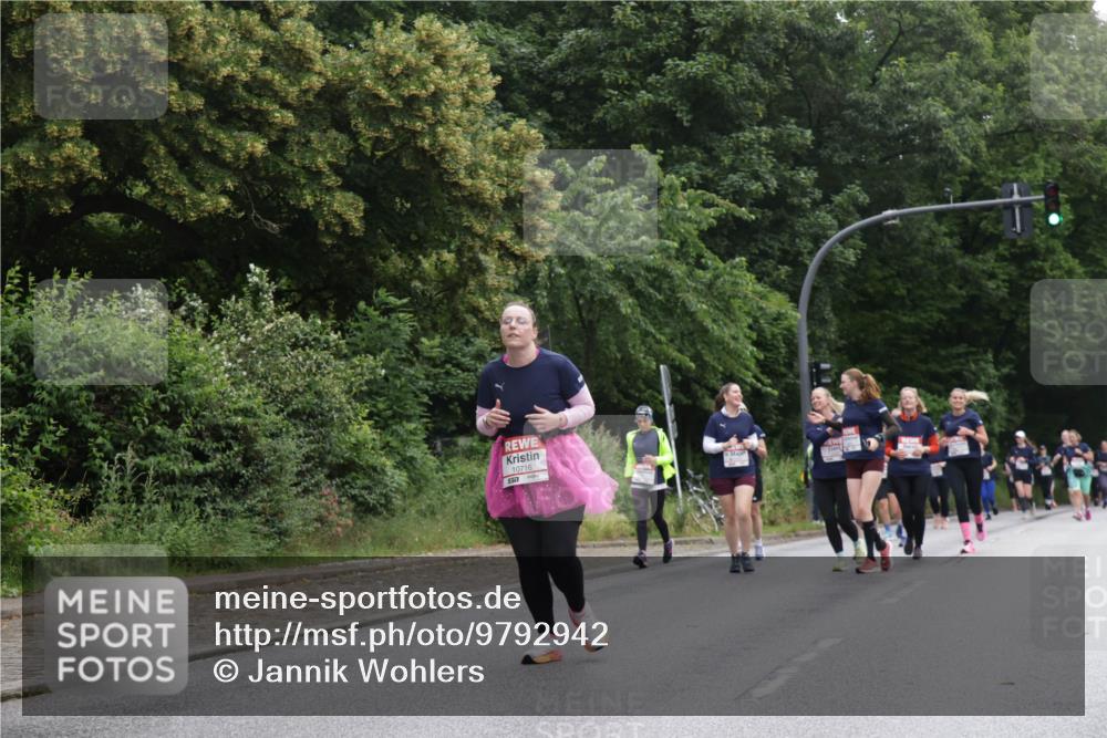 14.06.2026 - REWE Women's Run Jannik Wohlers http://msf.ph/oto/9792942 14.06.2026 10:08:05 Laufen 10716 meine-sportfotos.de