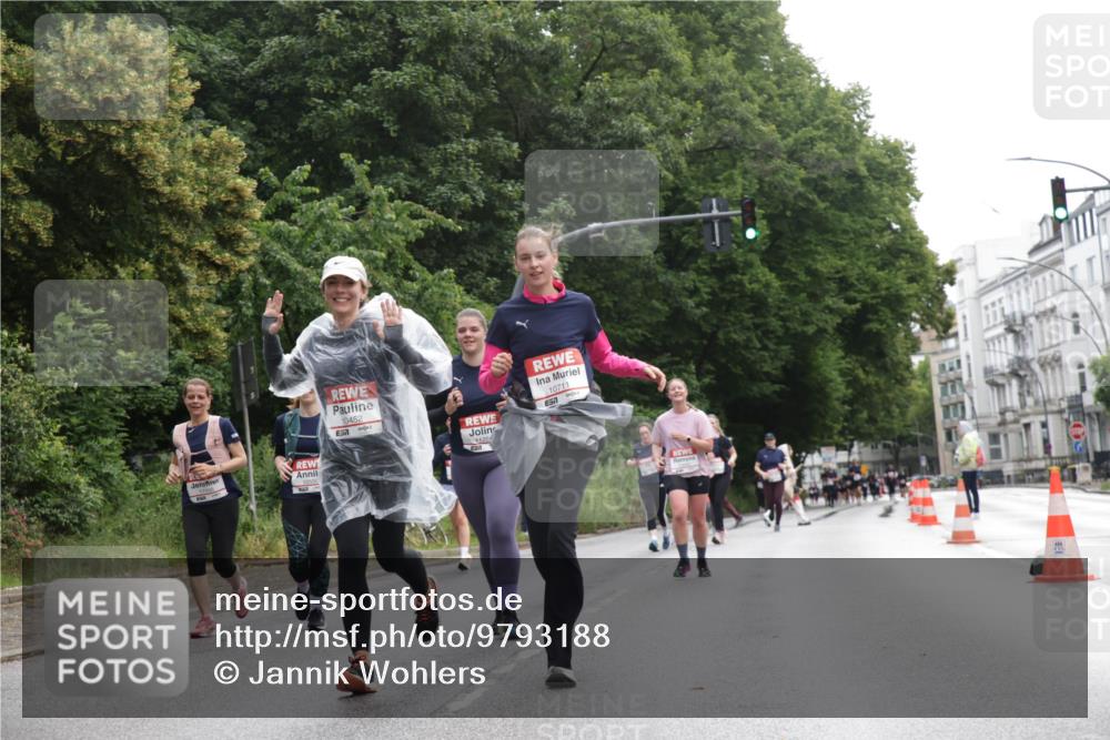 14.06.2026 - REWE Women's Run Jannik Wohlers http://msf.ph/oto/9793188 14.06.2026 10:08:24 Laufen 11195, 10550, 10452, 1129, 10711 meine-sportfotos.de