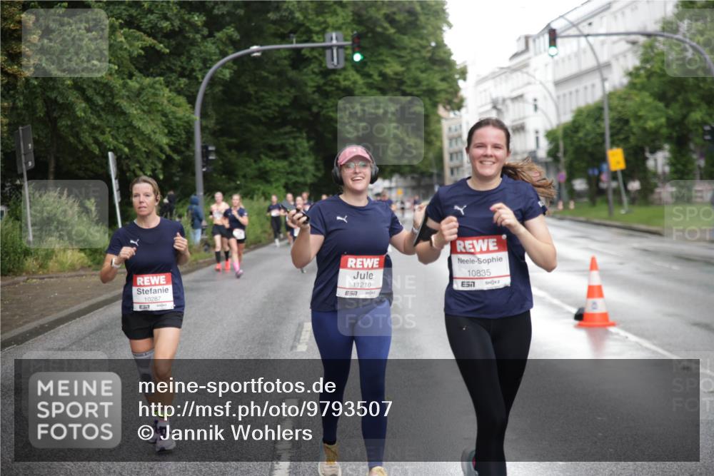 14.06.2026 - REWE Women's Run Jannik Wohlers http://msf.ph/oto/9793507 14.06.2026 09:52:55 Laufen 10287, 11210, 7, 10835 meine-sportfotos.de
