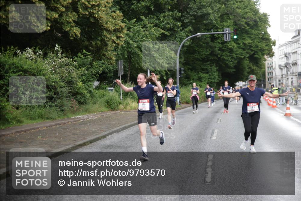 14.06.2026 - REWE Women's Run Jannik Wohlers http://msf.ph/oto/9793570 14.06.2026 09:53:03 Laufen 11016 meine-sportfotos.de