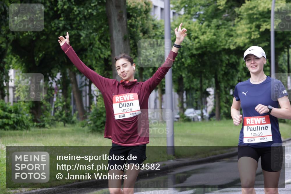 14.06.2026 - REWE Women's Run Jannik Wohlers http://msf.ph/oto/9793582 14.06.2026 09:07:17 Laufen 10328, 10859 meine-sportfotos.de